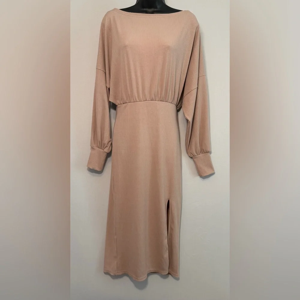 Velvet Torch Los Angeles Small
Ribbed Bodycon Long Sleeve Tan - Picture 8 of 9